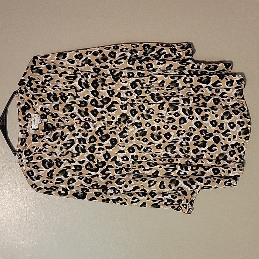 Wonderly Women's Henley Tunic Top Cheetah Print Size XL